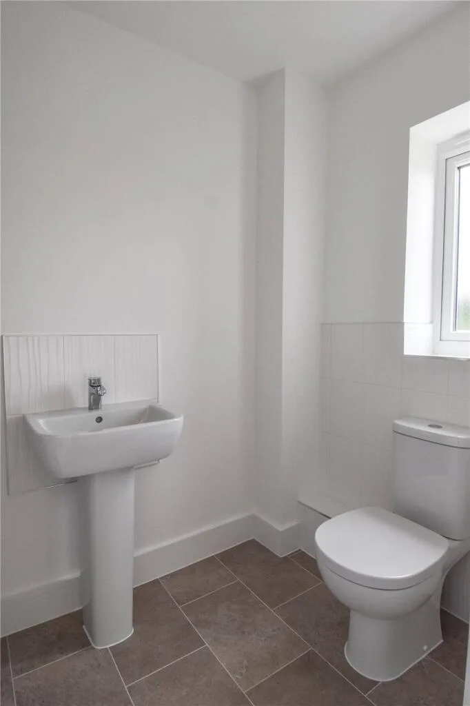 3 bedroom semi-detached house for rent