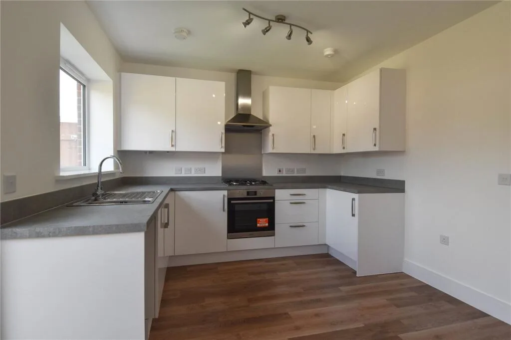 3 bedroom semi-detached house for rent
