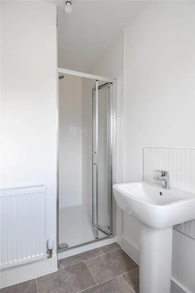 3 bedroom semi-detached house for rent