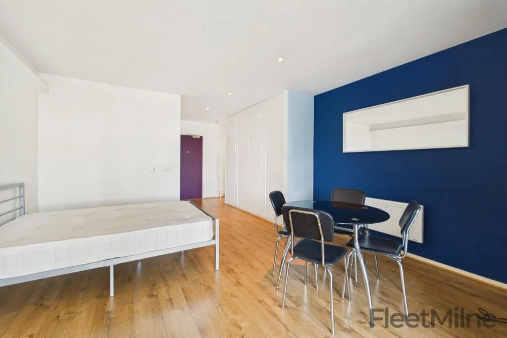 Studio flat for rent