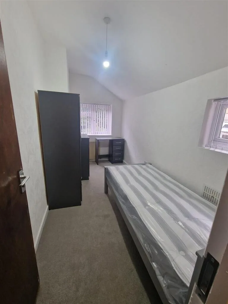 4 bedroom terraced house for rent