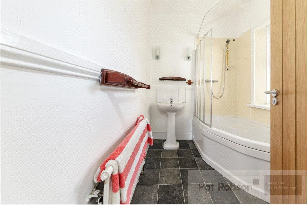 6 bedroom house for rent