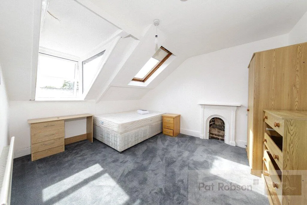6 bedroom house for rent