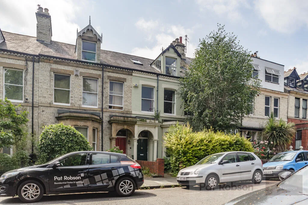 6 bedroom house for rent
