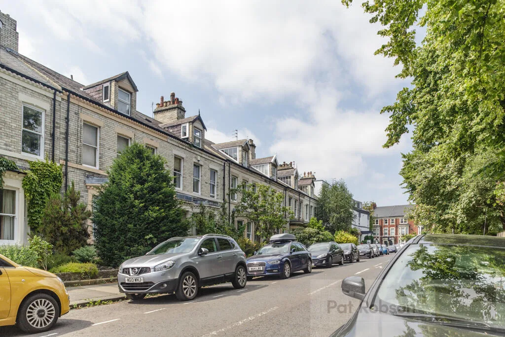 6 bedroom house for rent