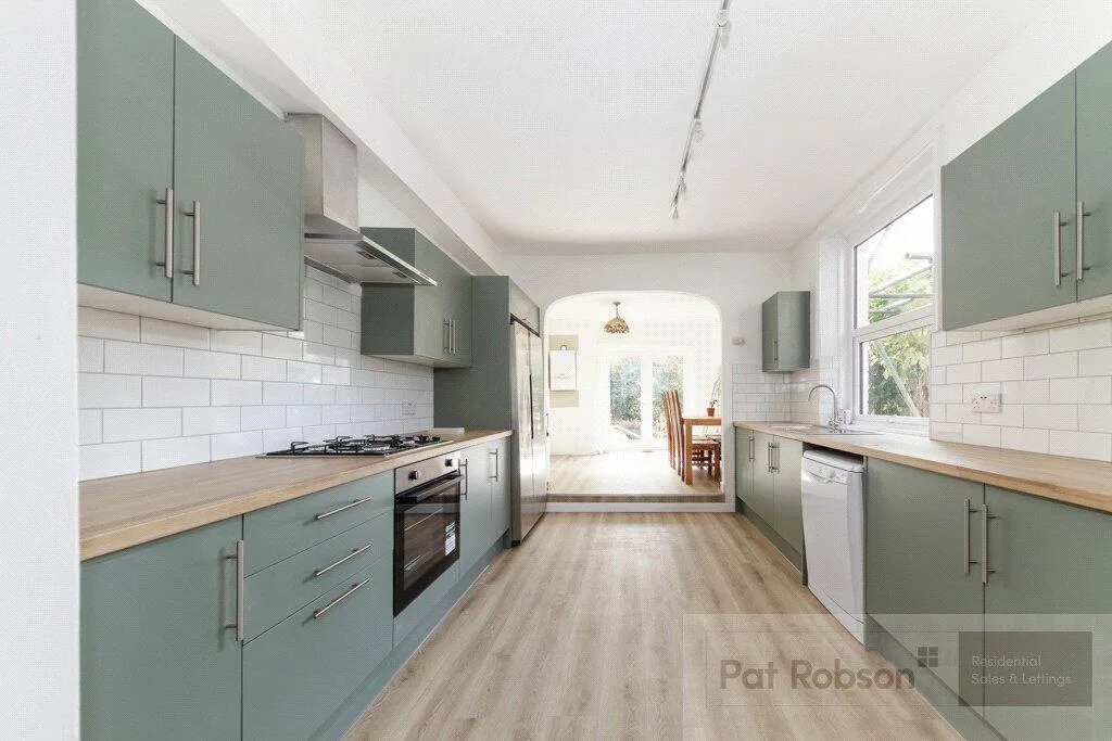 6 bedroom house for rent