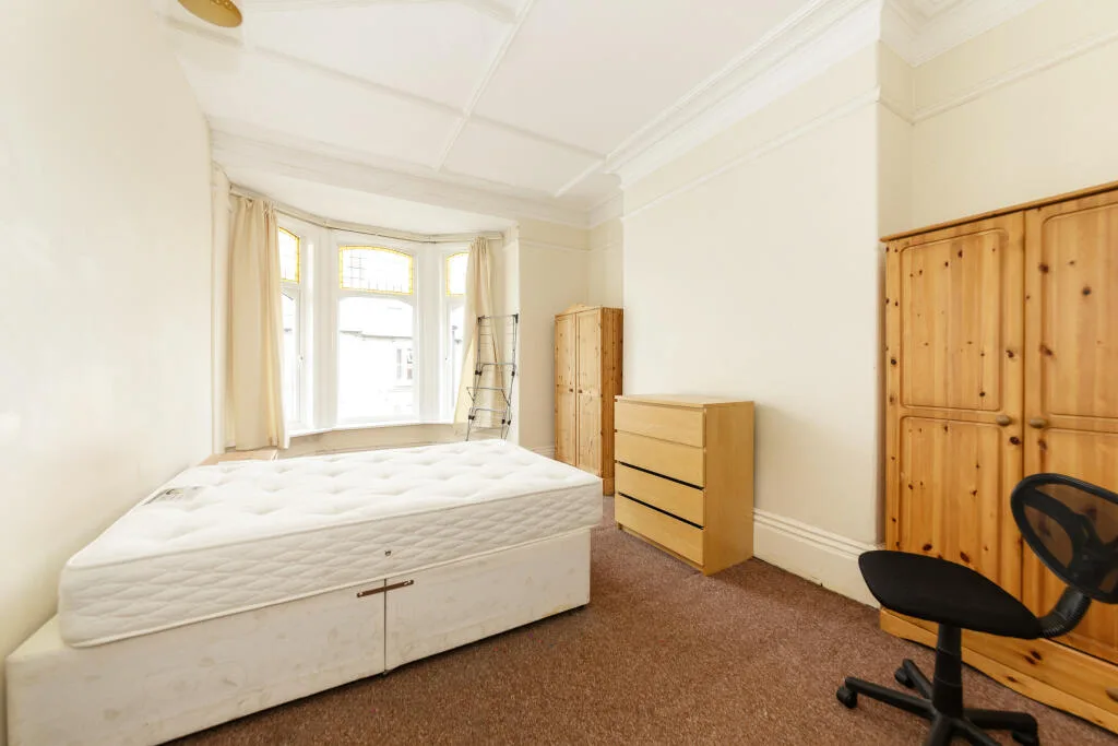 5 bedroom property for rent
