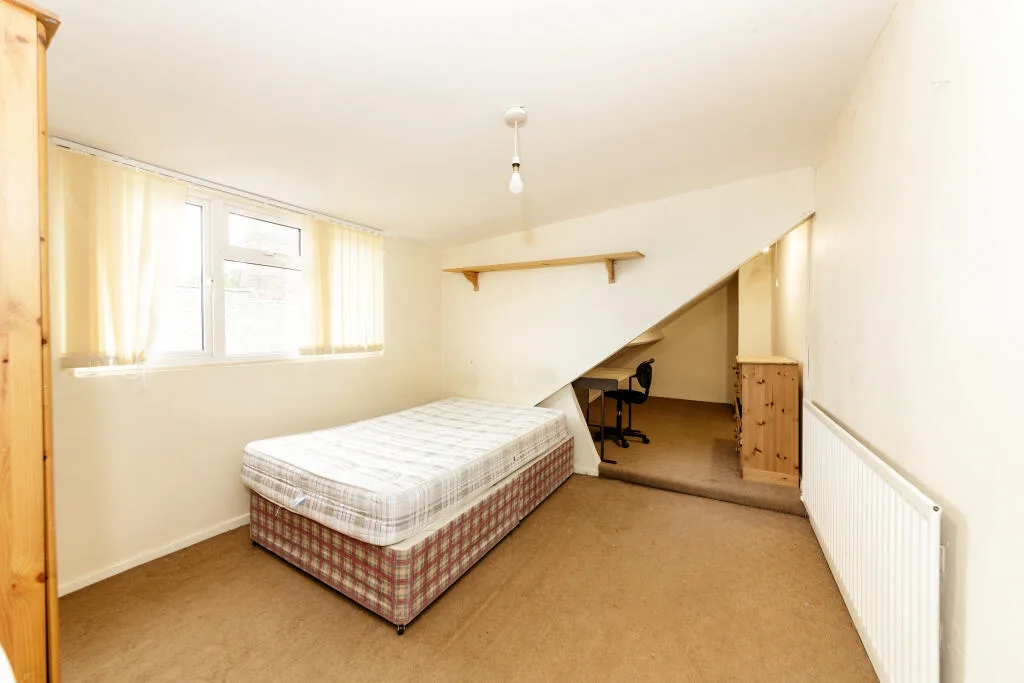 5 bedroom property for rent