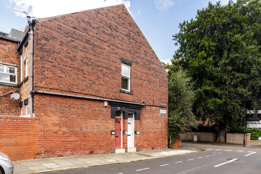 5 bedroom maisonette for rent