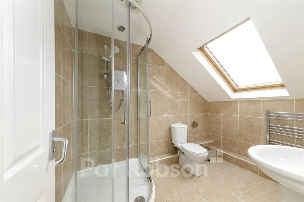 5 bedroom maisonette for rent