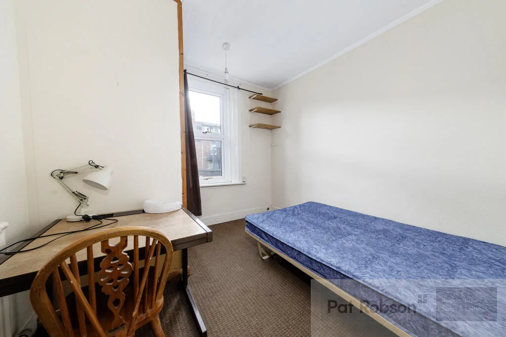 5 bedroom property for rent