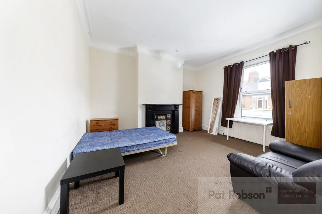 5 bedroom property for rent