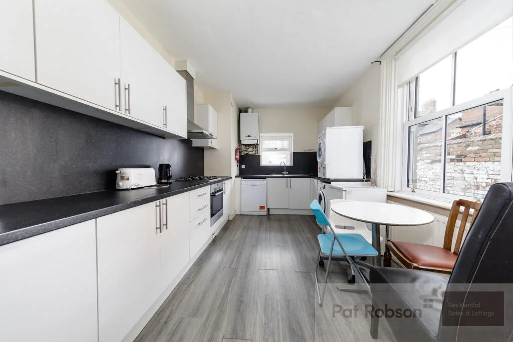 5 bedroom property for rent