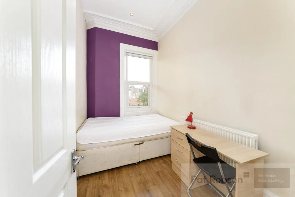 6 bedroom property for rent