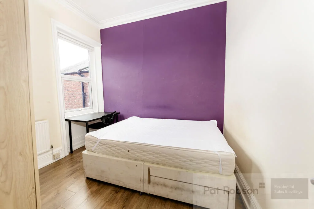 6 bedroom property for rent