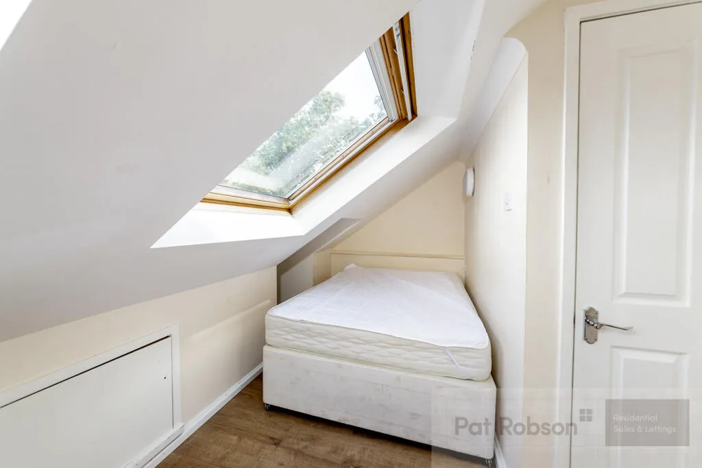 6 bedroom property for rent