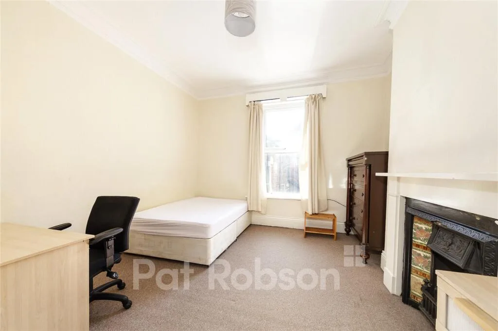 5 bedroom property for rent
