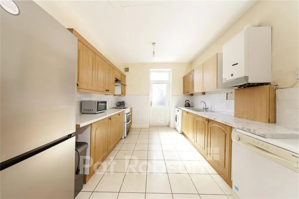 5 bedroom property for rent