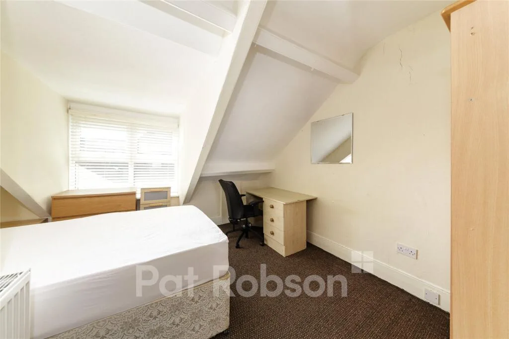 5 bedroom property for rent