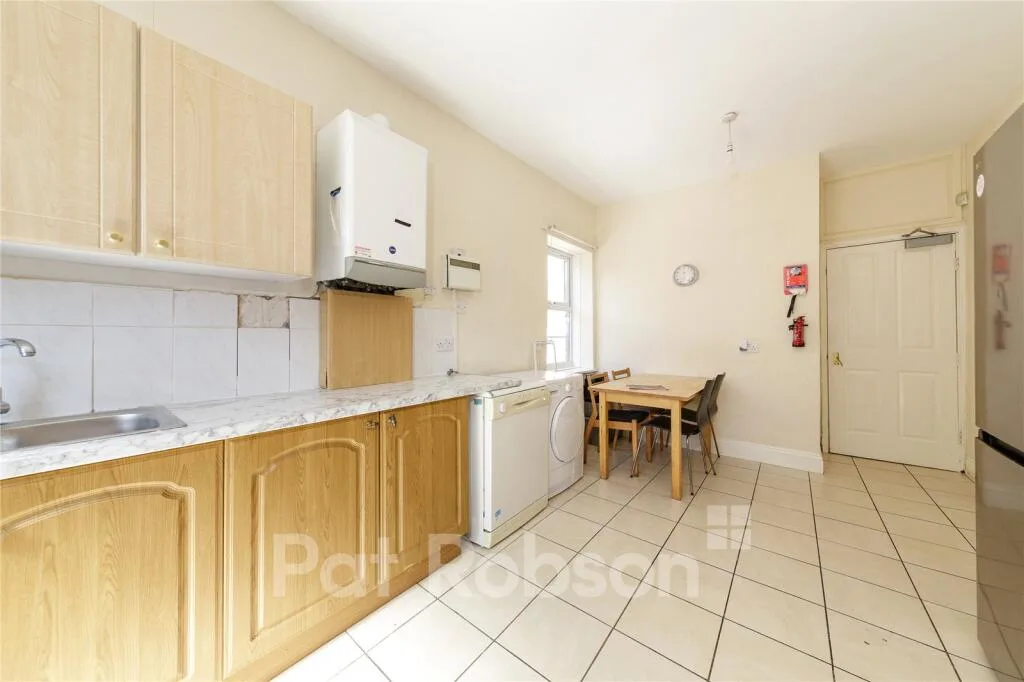 5 bedroom property for rent