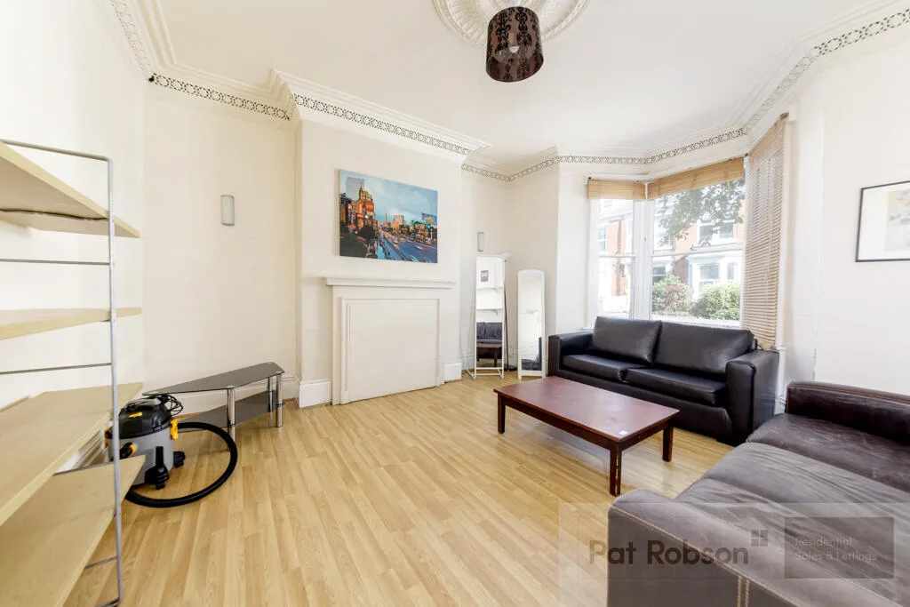 6 bedroom house for rent