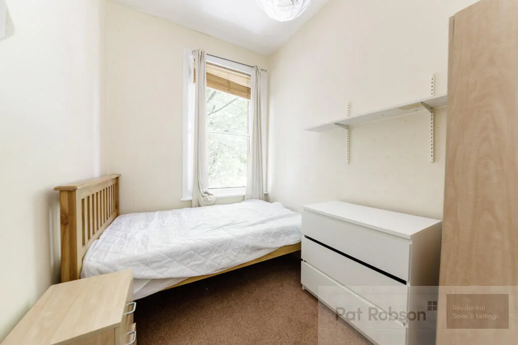 6 bedroom house for rent