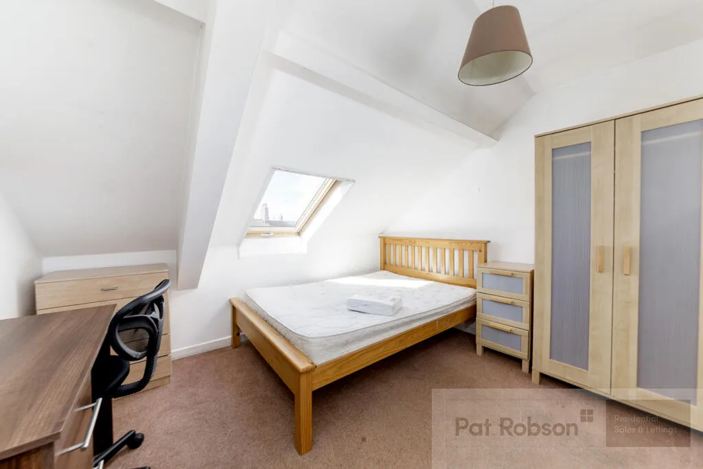 6 bedroom house for rent