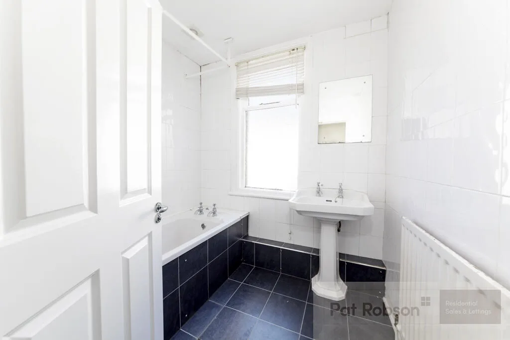 6 bedroom house for rent