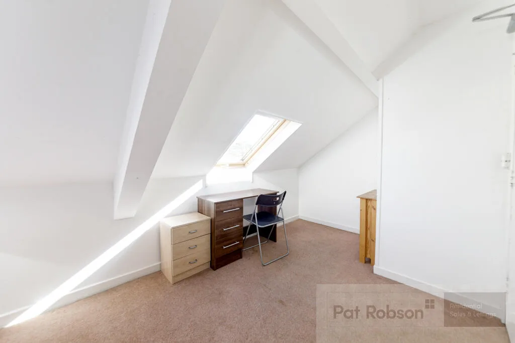 6 bedroom house for rent
