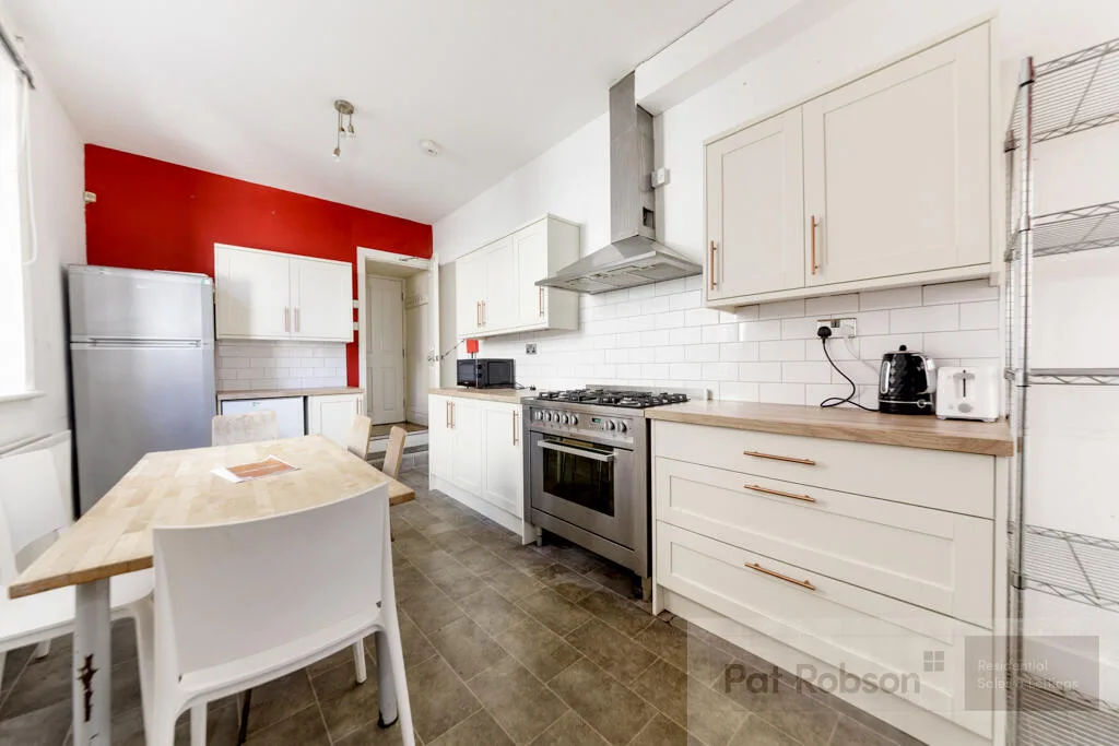 6 bedroom house for rent