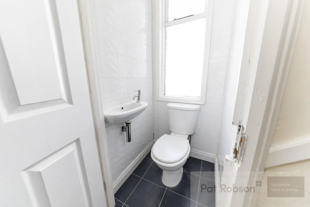 6 bedroom house for rent