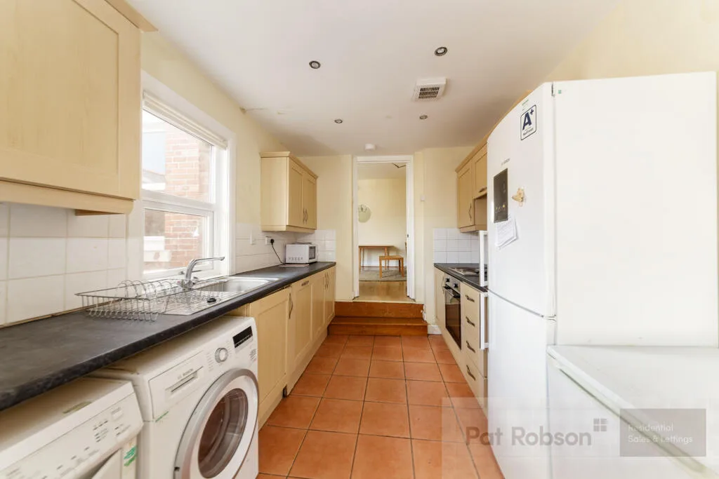5 bedroom property for rent