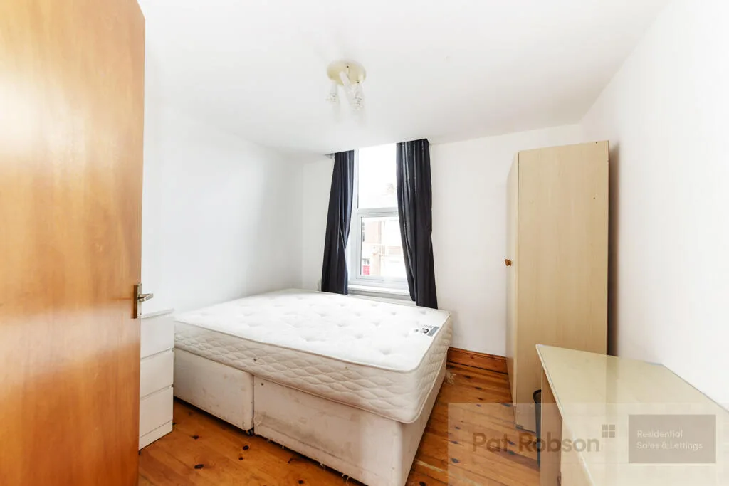 6 bedroom property for rent