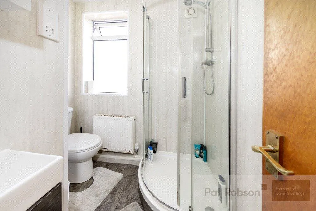 6 bedroom property for rent