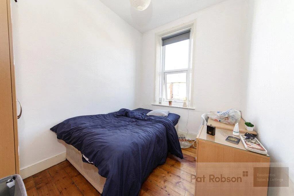 6 bedroom property for rent