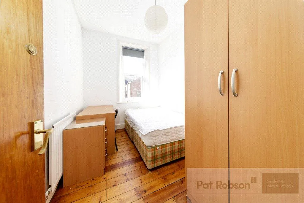 6 bedroom property for rent