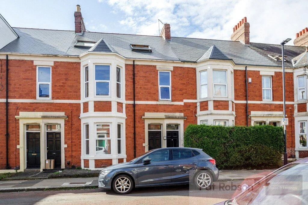6 bedroom property for rent