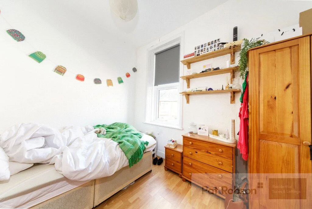 5 bedroom property for rent