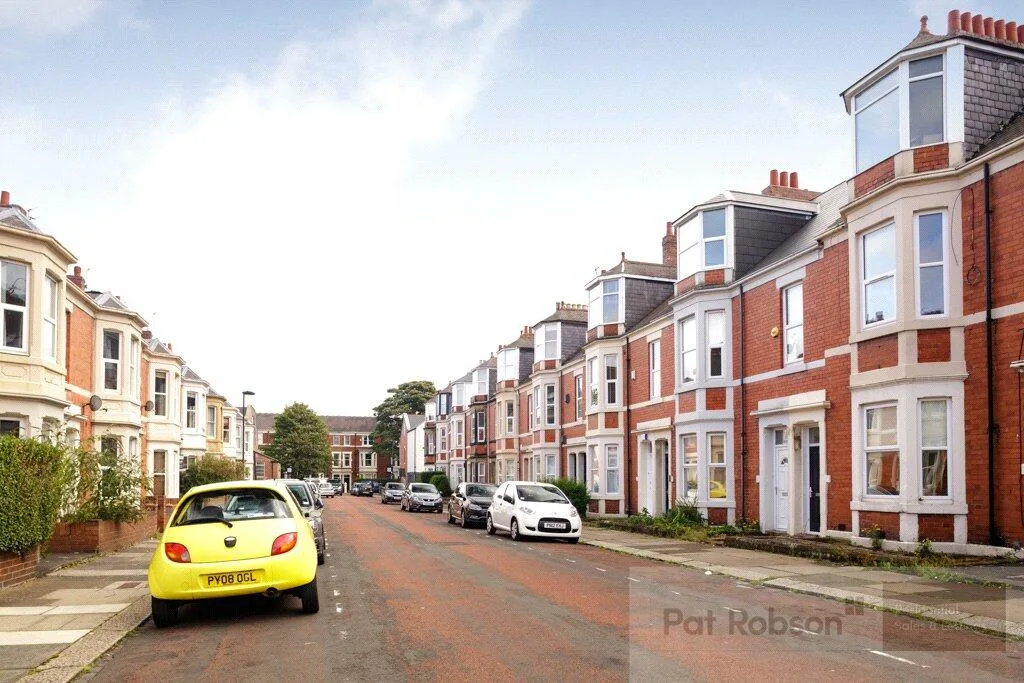 5 bedroom property for rent