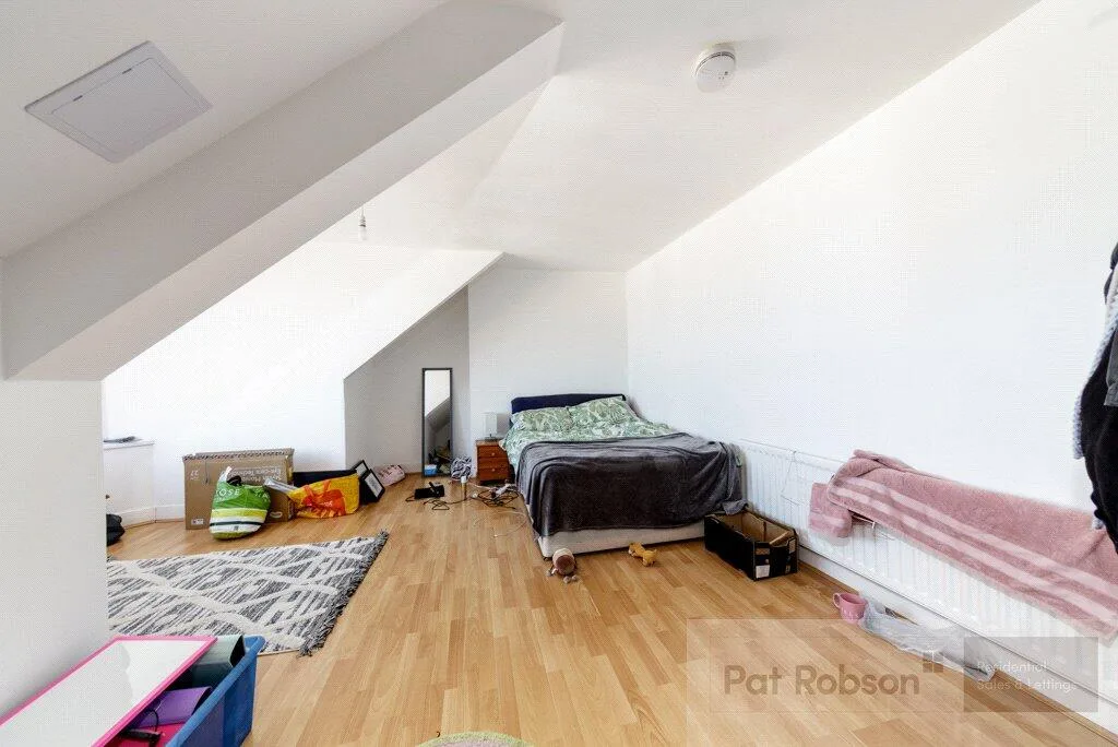 5 bedroom property for rent
