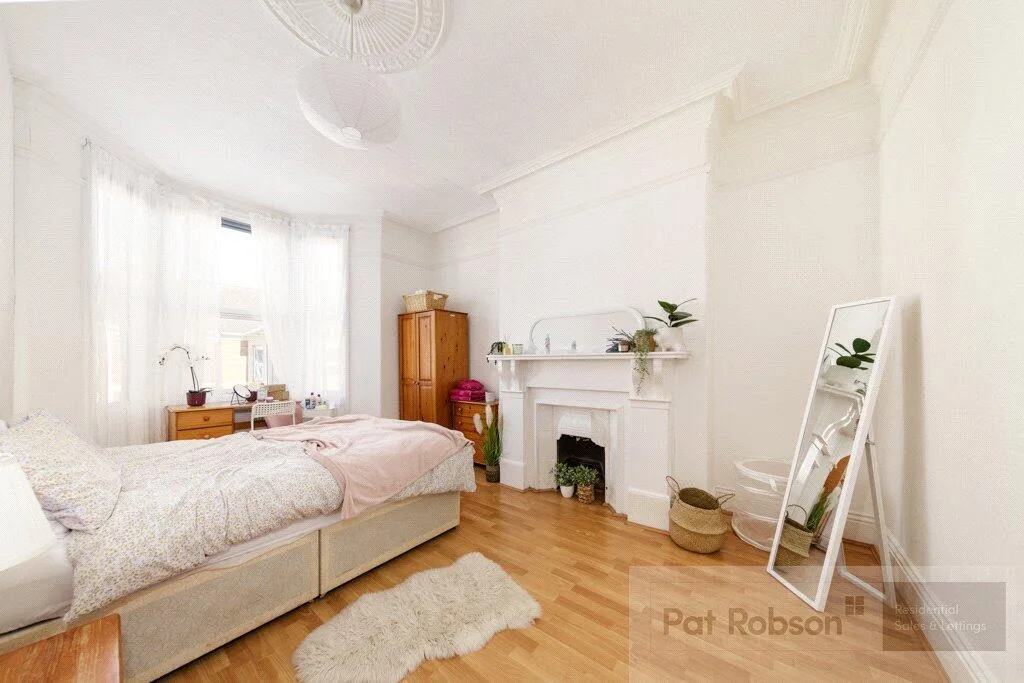 5 bedroom property for rent
