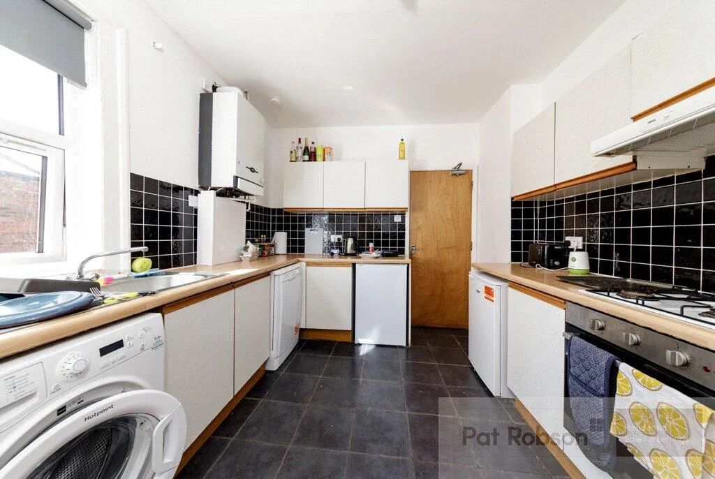 5 bedroom property for rent