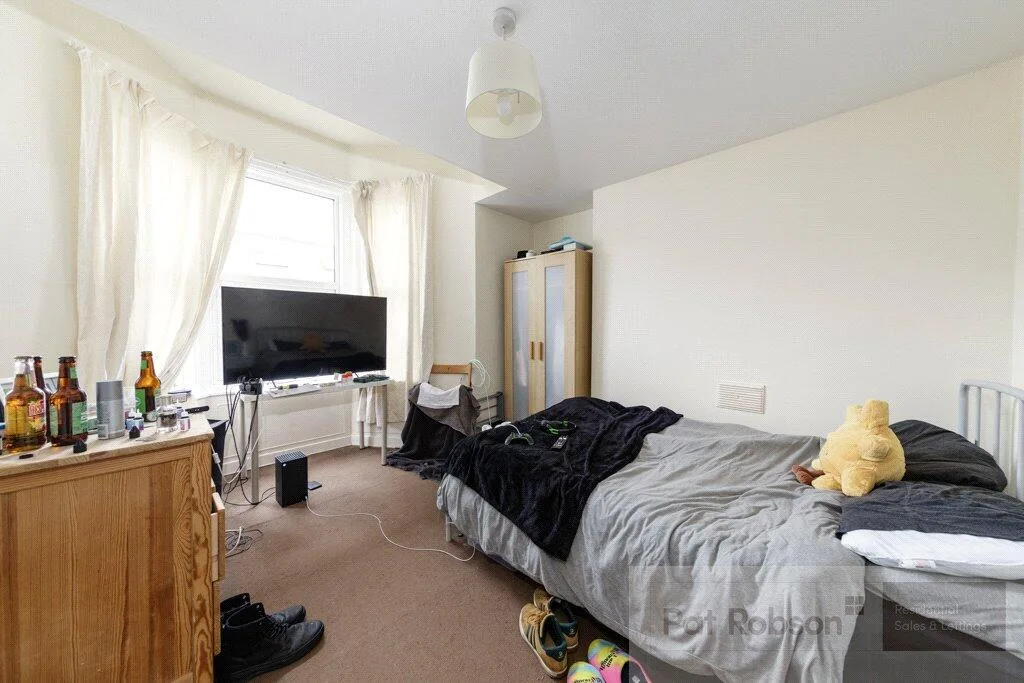 6 bedroom terraced house for rent