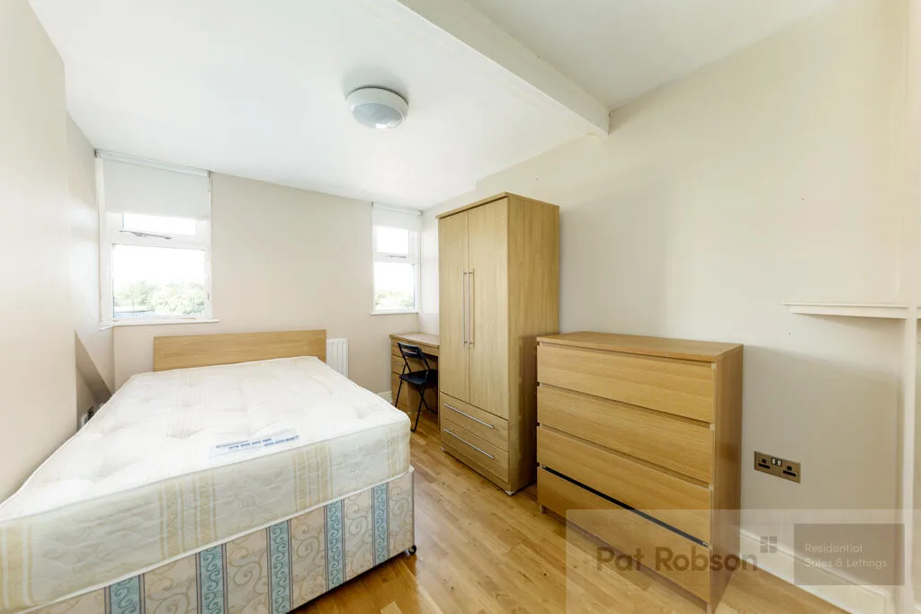 5 bedroom apartment for rent