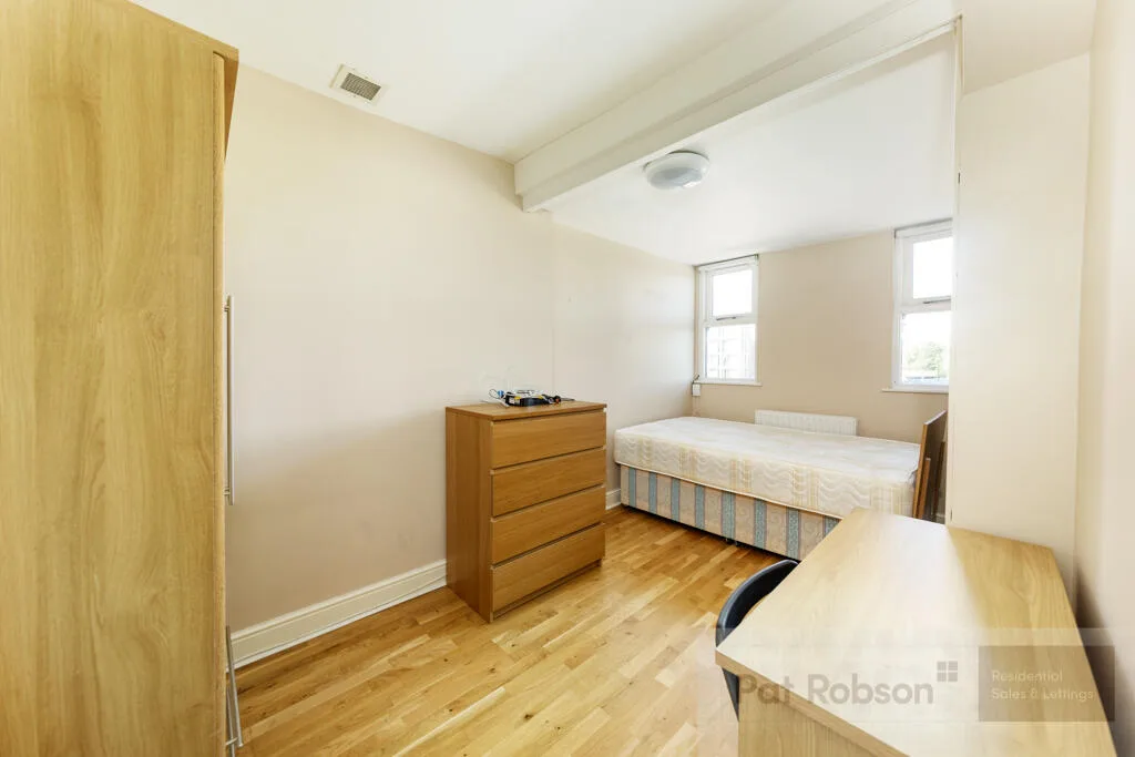 5 bedroom apartment for rent