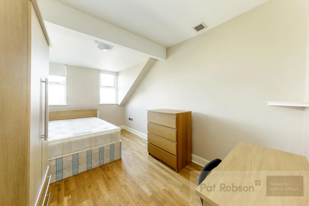5 bedroom apartment for rent