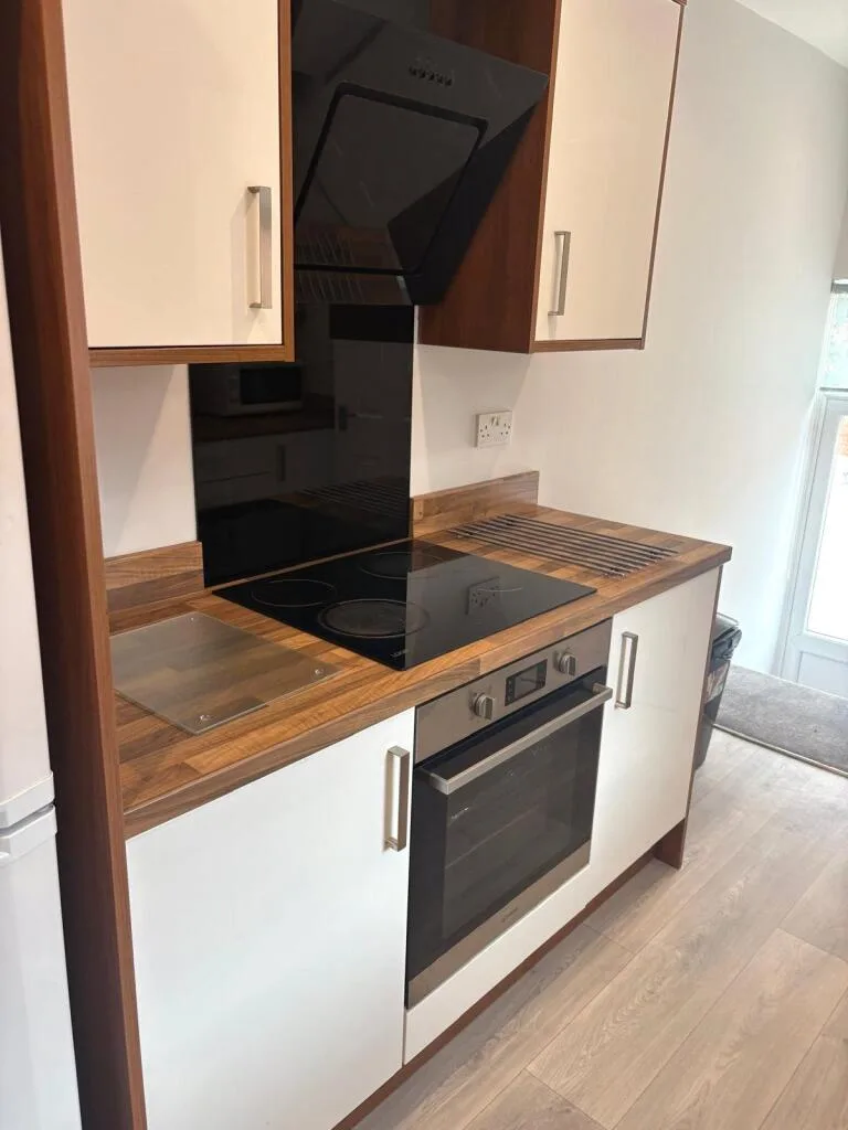 6 bedroom property for rent