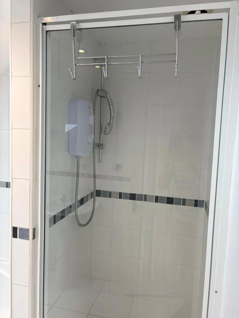 6 bedroom property for rent