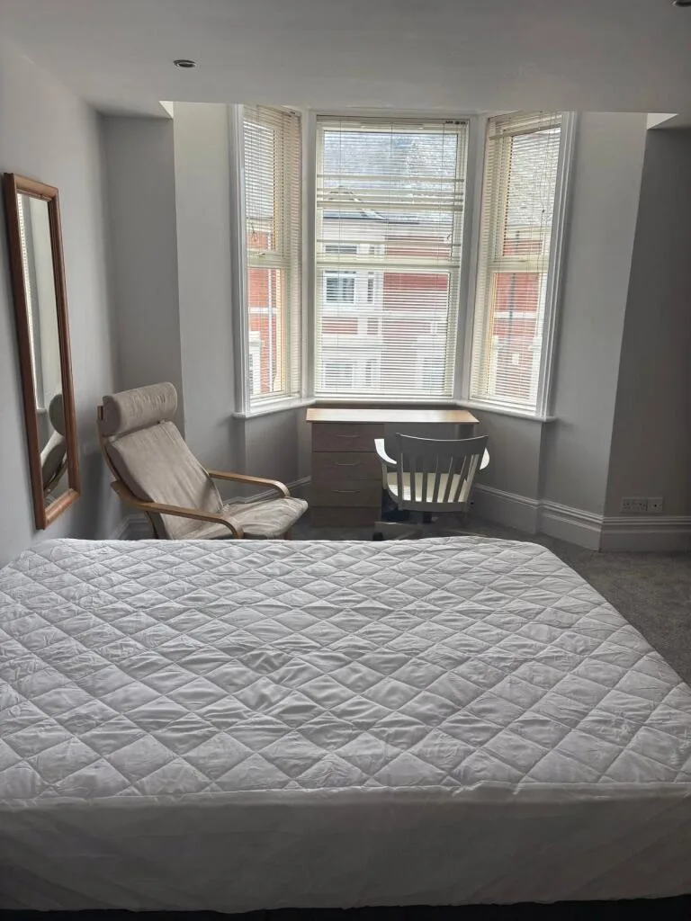 6 bedroom property for rent