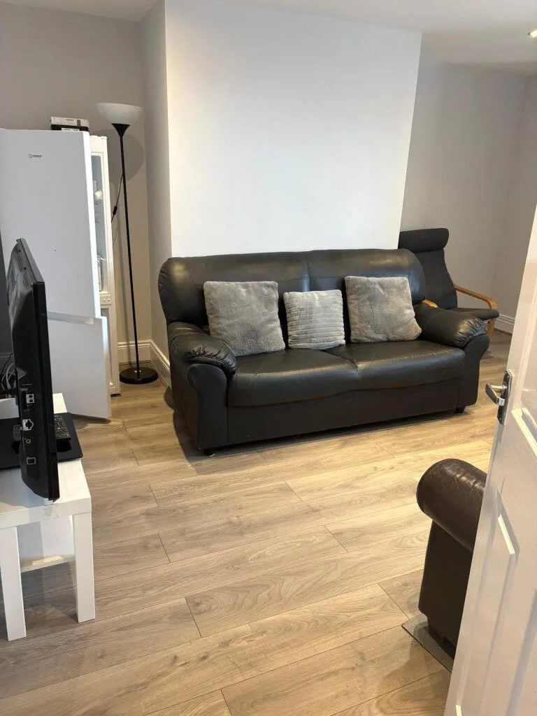 6 bedroom property for rent